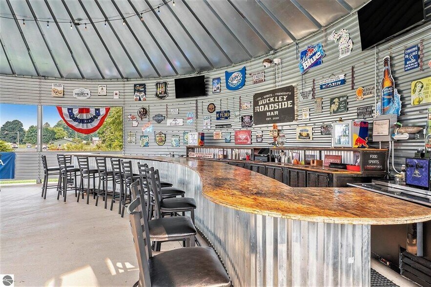 More Photos Of 116 W Wexford Ave, Buckley General Retail For Sale