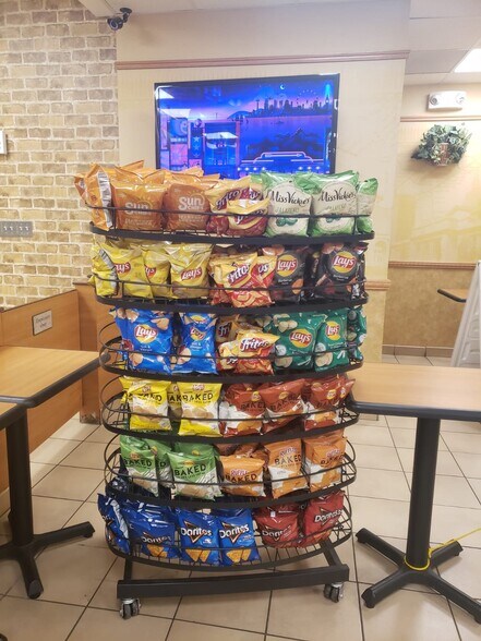 More Photos Of 1860-1868 Centre St, West Roxbury General Retail For Sale