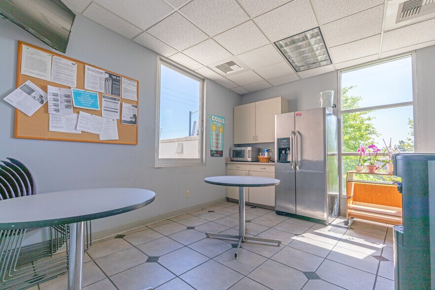 More Photos Of 7141 Fair Oaks Blvd, Carmichael Medical For Sale