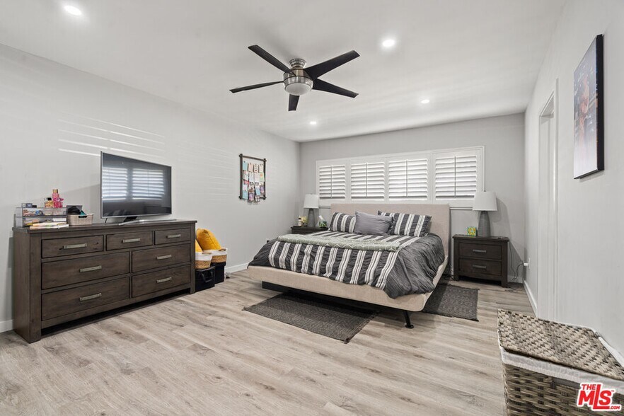 More Photos Of 5044 W Slauson Ave, Los Angeles Apartments For Sale