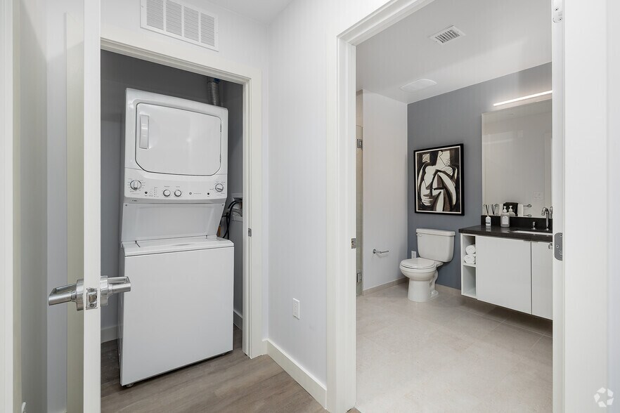 More Photos Of 10375 Washington Blvd, Culver City Apartments For Lease