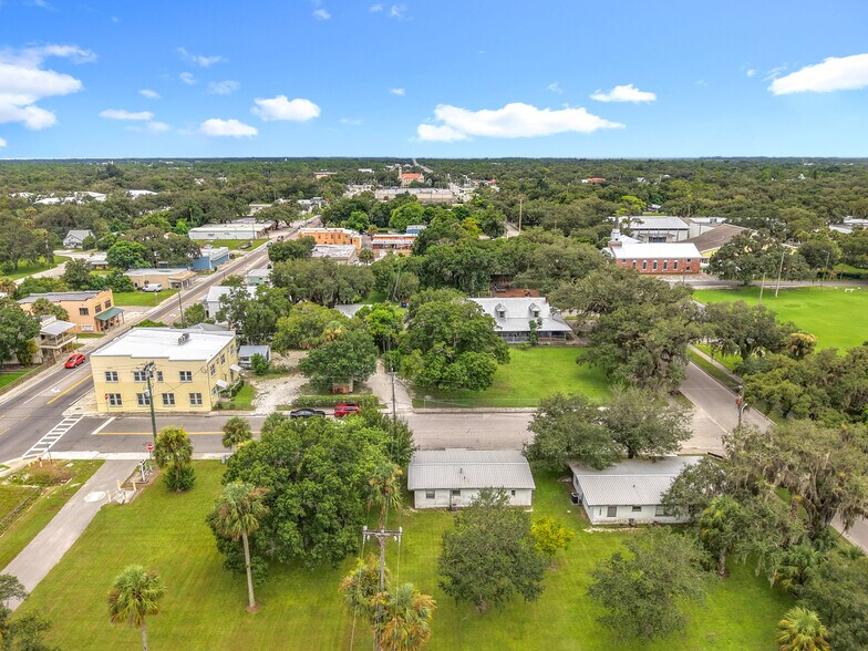 More Photos Of 390 N Bridge St, LaBelle Storefront Retail Office For Sale