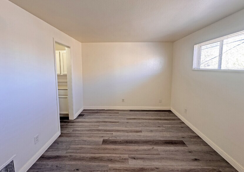 More Photos Of , Albuquerque Multifamily For Sale