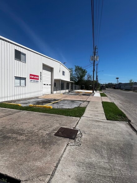 More Photos Of 6827 La Paseo St, Houston Warehouse For Lease