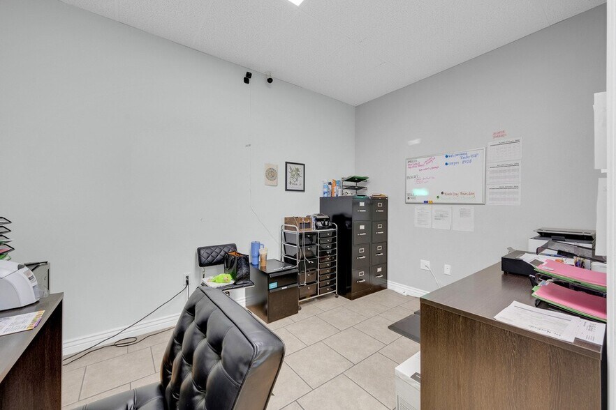 More Photos Of 3550 E Broadway Rd, Mesa Freestanding For Lease