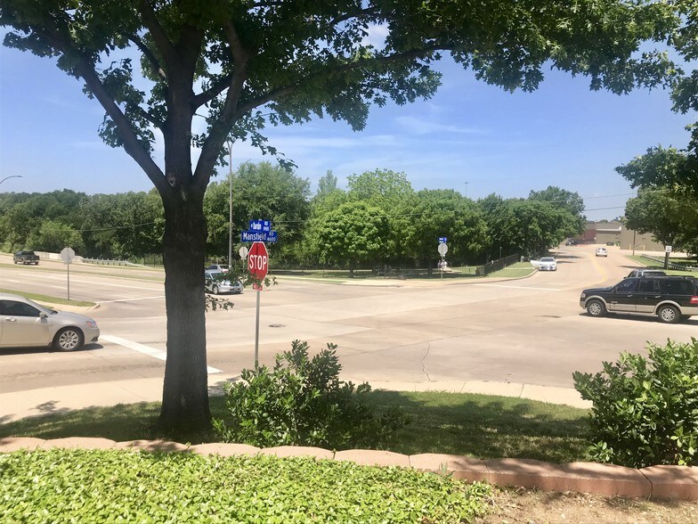 More Photos Of 1730 W Bardin Rd, Arlington Freestanding For Lease