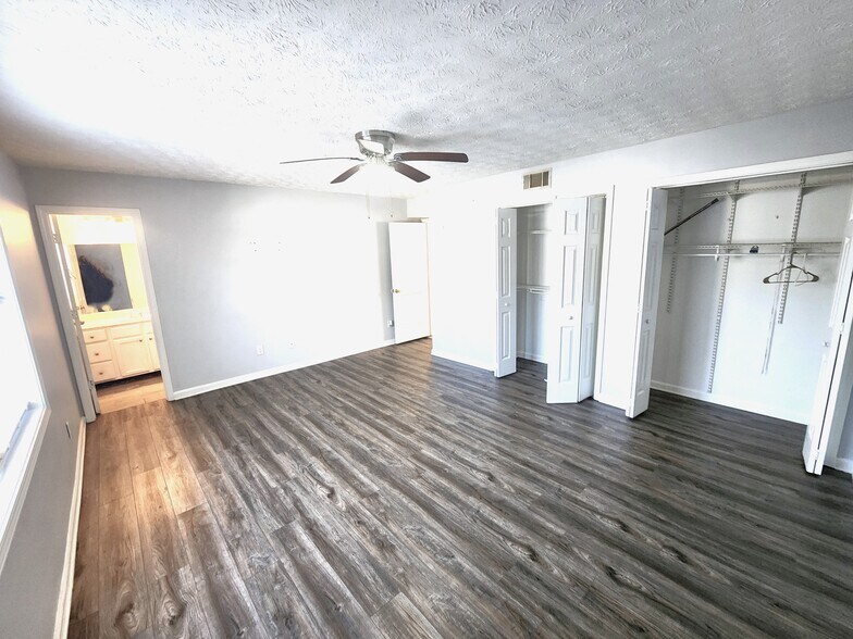 More Photos Of 375 Winding River Dr, Atlanta Multifamily For Sale