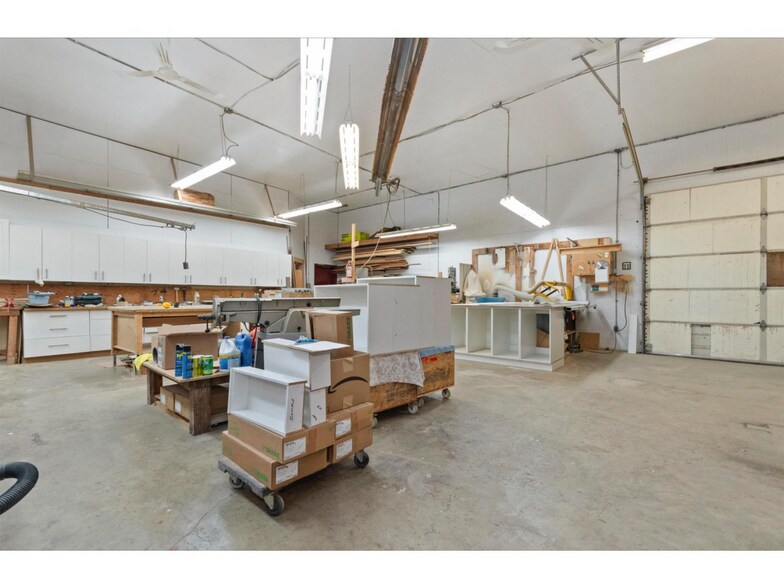 More Photos Of 45831 Railway Ave, Chilliwack General Retail For Sale