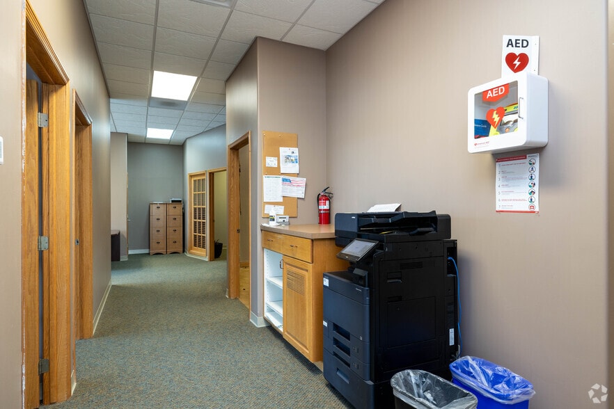 More Photos Of 14503 Grover St, Omaha Light Distribution For Lease