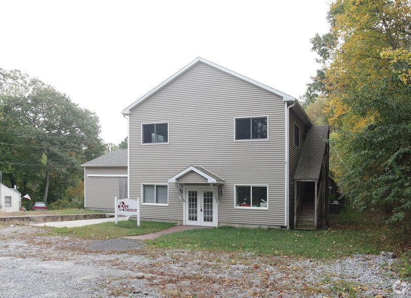 More Photos Of 8 Route 80, Killingworth Warehouse For Lease