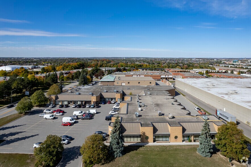 More Photos Of 95 W Beaver Creek Rd, Richmond Hill Light Distribution For Lease