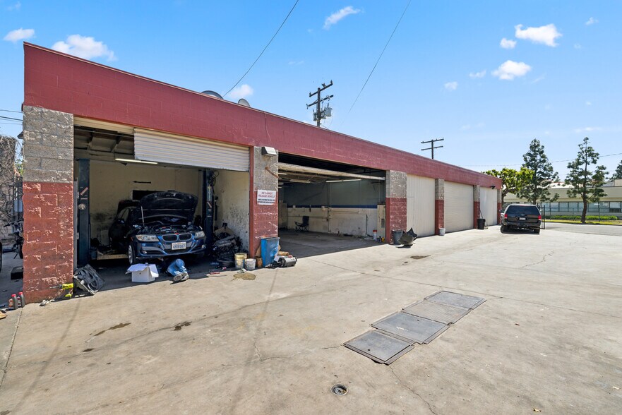 More Photos Of , Santa Ana General Retail For Sale
