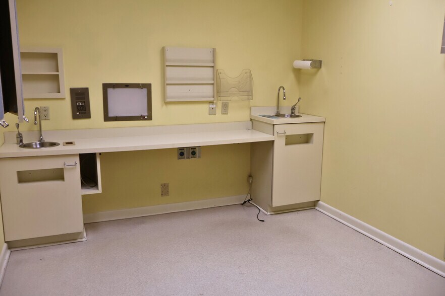 More Photos Of 1108 E Chocolate Ave, Hershey Medical For Sale