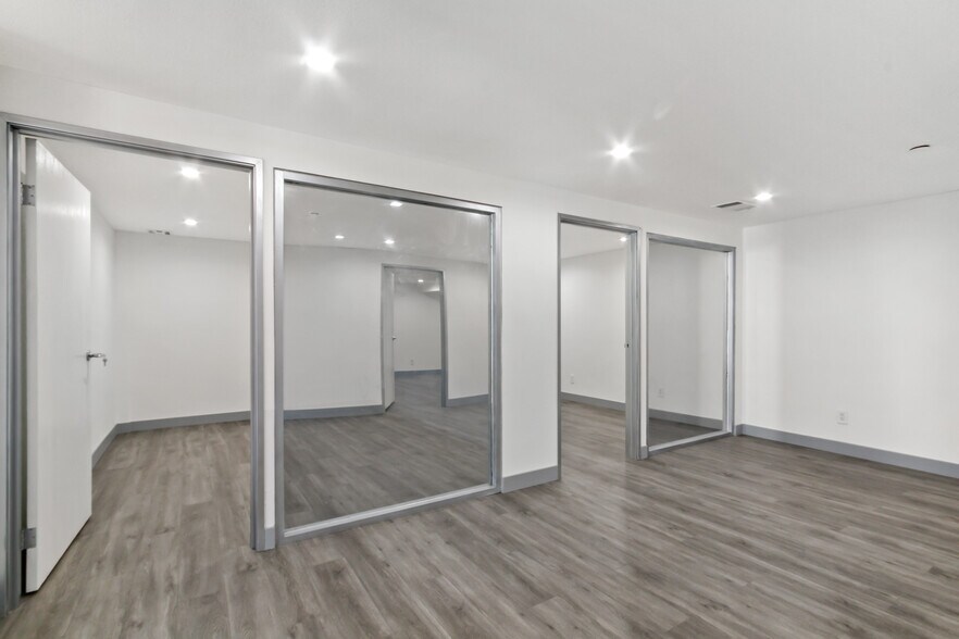 More Photos Of 245 Fischer Ave, Costa Mesa Light Manufacturing For Lease