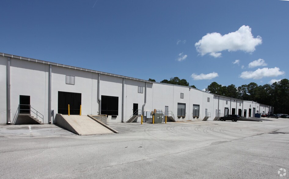 More Photos Of 7750-1 Bayberry Rd, Jacksonville Unknown For Lease
