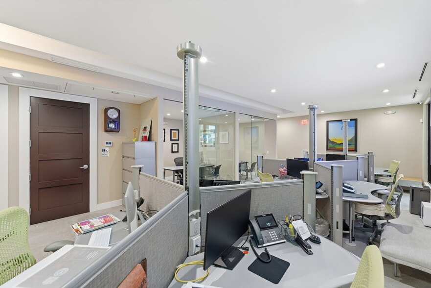 More Photos Of 45 Valencia Ave, Coral Gables Office For Sale