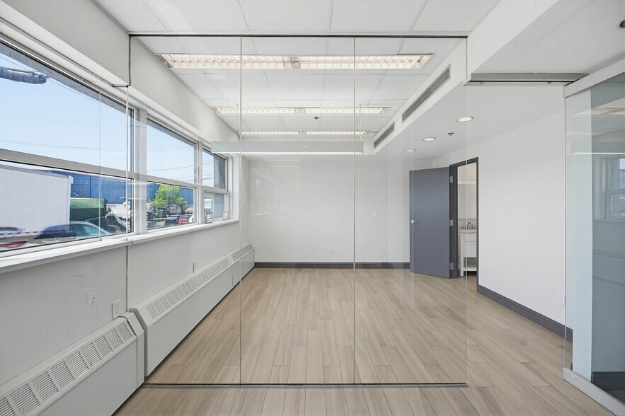 More Photos Of 83 Broad Ave, Fairview Warehouse For Lease