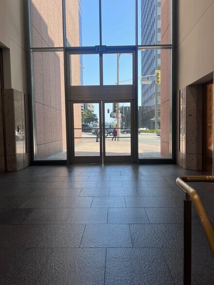 More Photos Of 10877 Wilshire Blvd, Los Angeles Office For Lease