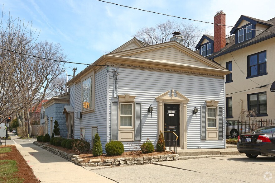 More Photos Of 17850-17854 Maumee Ave, Grosse Pointe Farms Office Residential For Lease