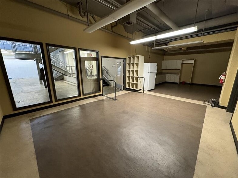 More Photos Of 6600 N Baltimore Ave, Portland Warehouse For Sale