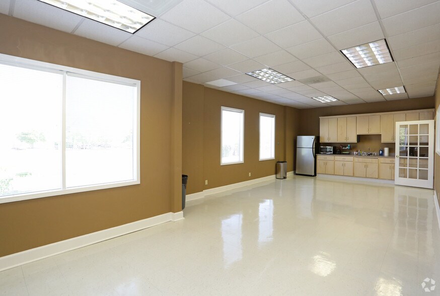 More Photos Of 2375 Wall St SE, Conyers Unknown For Lease