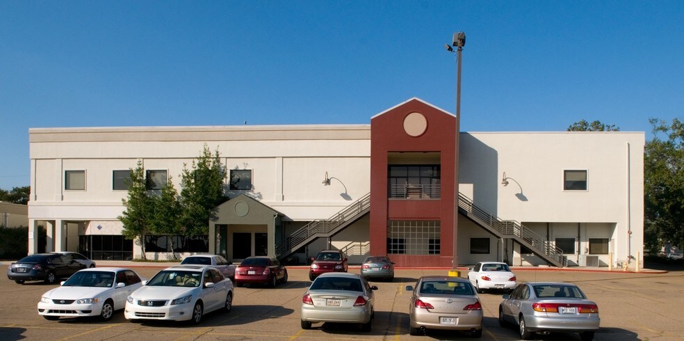 More Photos Of 5745 Essen Ln, Baton Rouge Office For Lease