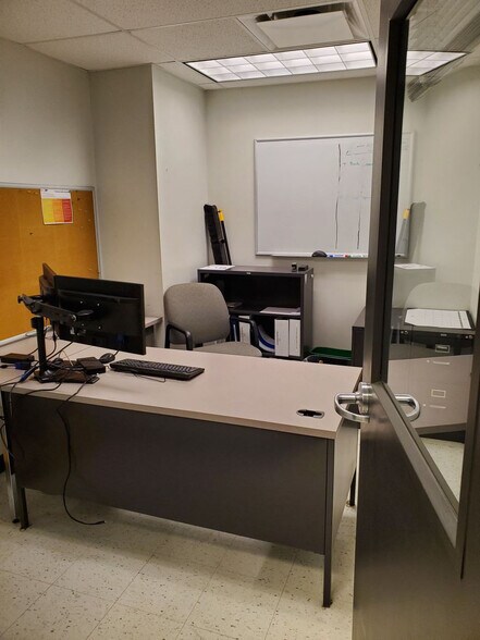 More Photos Of 2612 Kersten Ct, Kalamazoo Warehouse For Lease