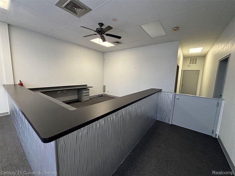 More Photos Of 26032 5 Mile Rd, Redford Township Freestanding For Sale