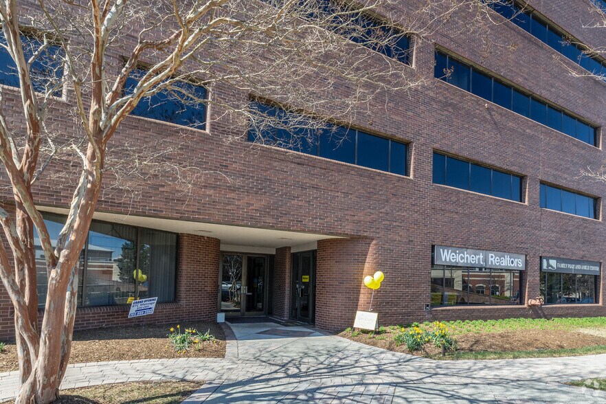 Primary Photo Of 1760 Reston Pky, Reston Office For Lease