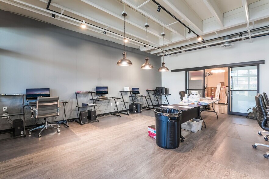 More Photos Of 2950 E Sunset Rd, Las Vegas Showroom For Sale