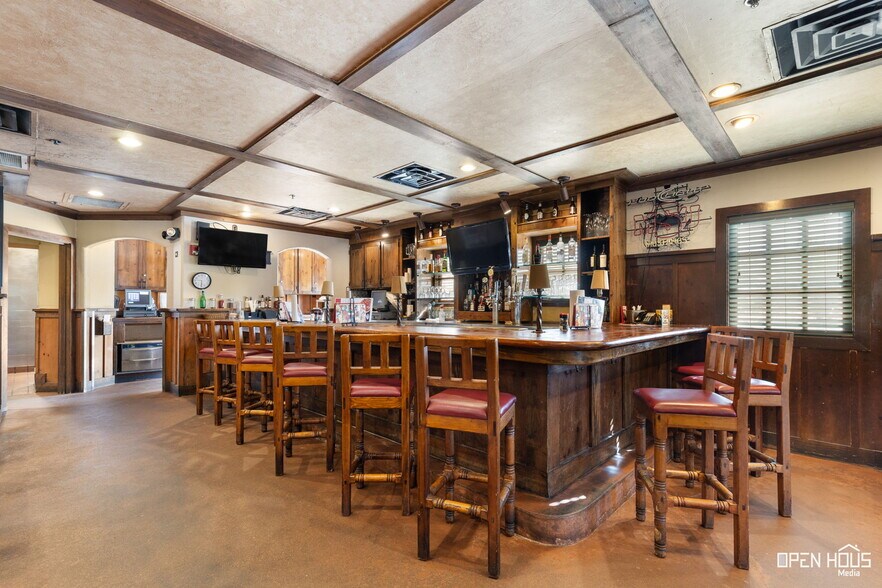 More Photos Of 4330 Kell Blvd, Wichita Falls Restaurant For Sale