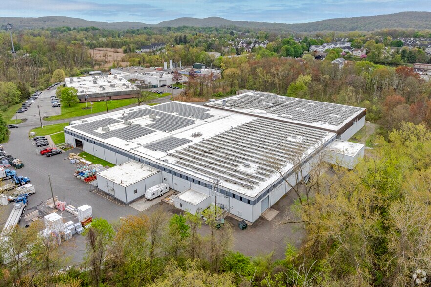 More Photos Of 2 Great Pasture Rd, Danbury Manufacturing For Lease