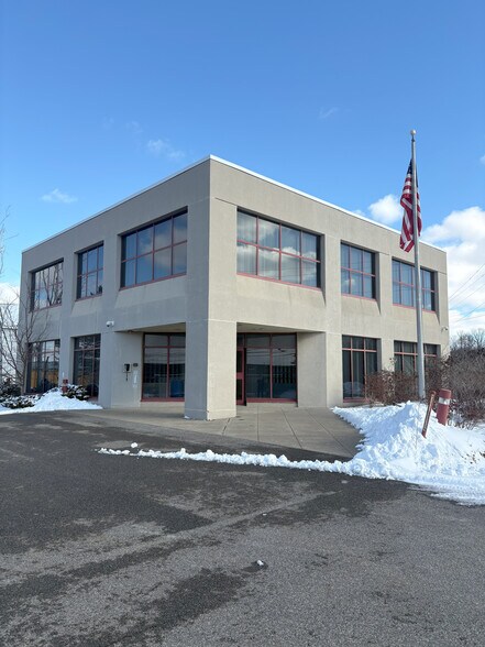 Primary Photo Of 146 Tower Dr, Middletown Manufacturing For Sale