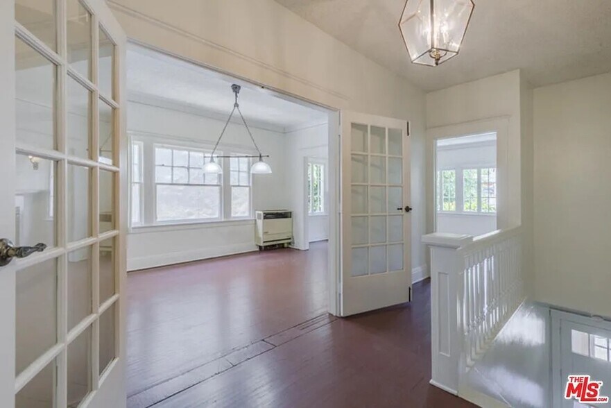 More Photos Of 7360 Hollywood Blvd, Los Angeles Apartments For Sale