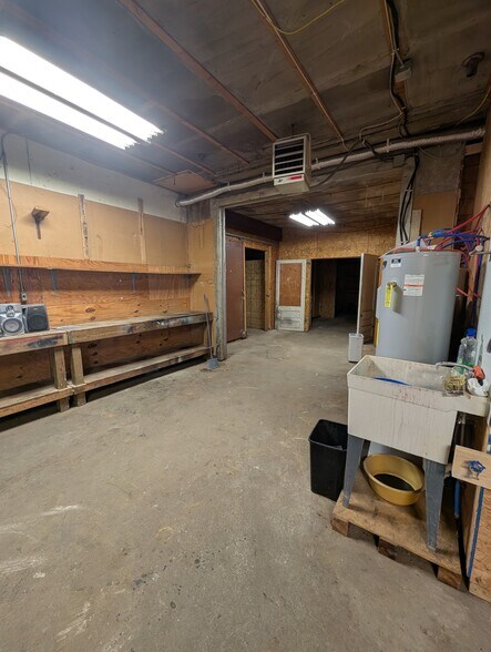 More Photos Of 5 Lafayette St, Plattsburgh Light Distribution For Lease