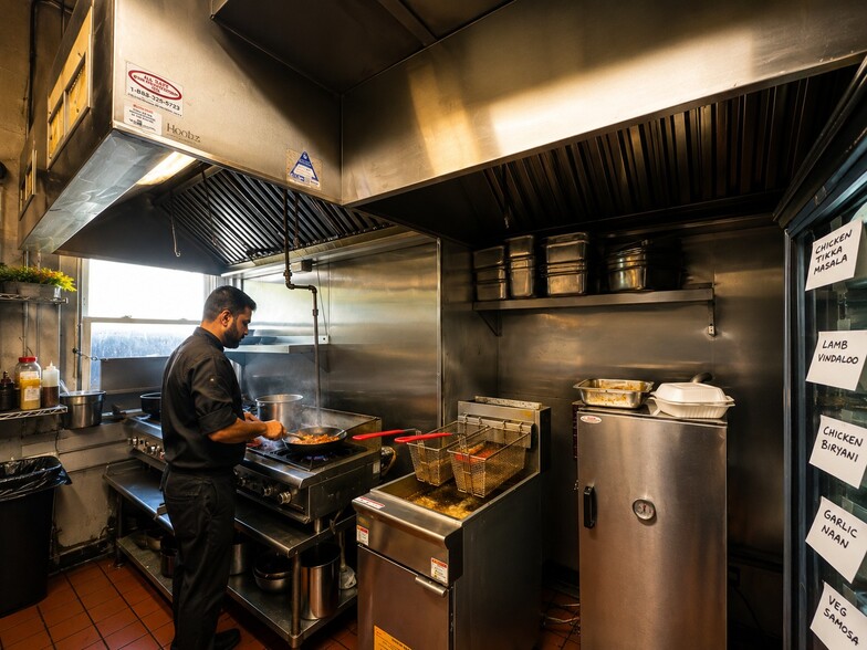 More Photos Of 90-102 E Post Rd, White Plains Freestanding For Lease