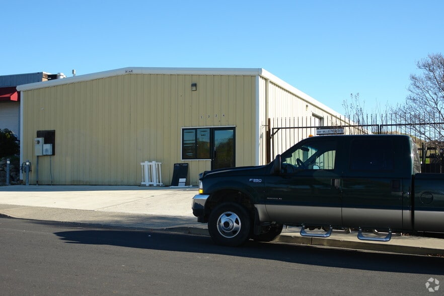 More Photos Of 1324 Callen St, Vacaville Service For Sale