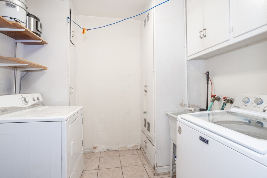 More Photos Of 6402 Graves Ave, Van Nuys Apartments For Sale