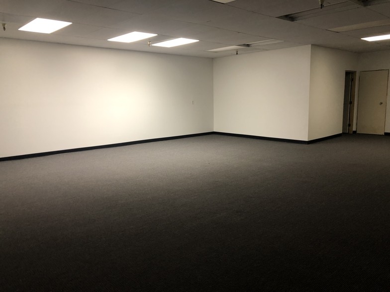 More Photos Of 18120 Bollinger Canyon Rd, San Ramon Manufacturing For Sale