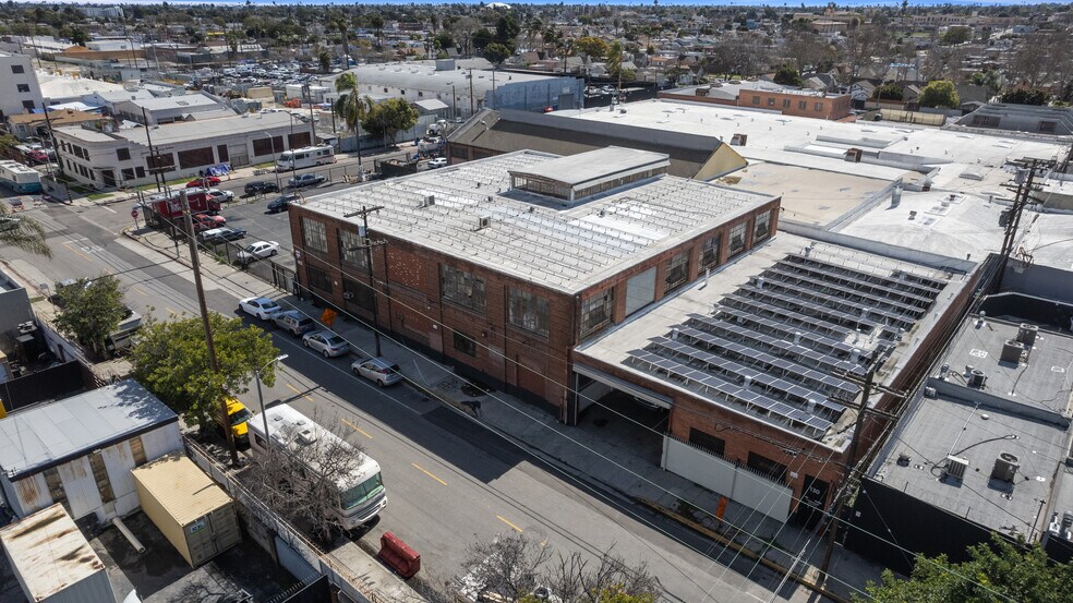 More Photos Of 2000-2010 W 62nd St, Los Angeles Warehouse For Sale