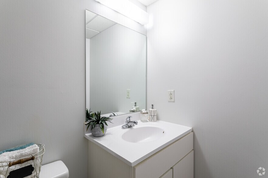 More Photos Of 3945 Chestnut St, Philadelphia Apartments For Lease