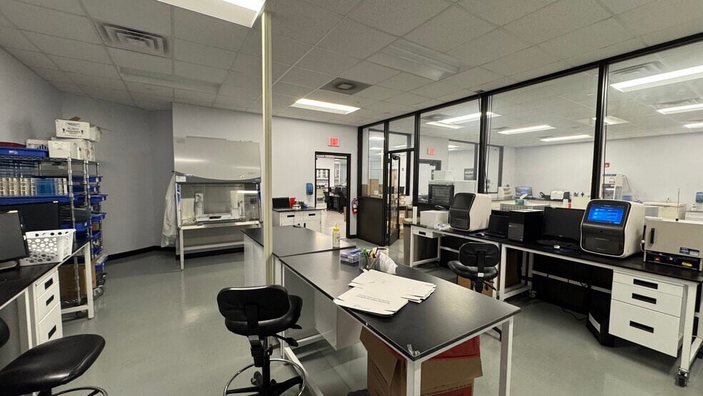 More Photos Of 2550 Brodhead Rd, Bethlehem Flex For Lease