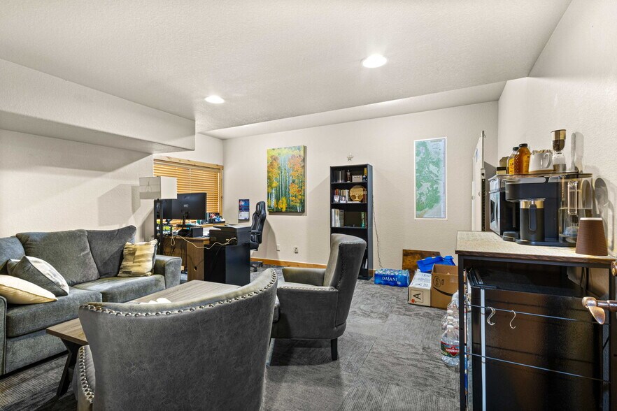 More Photos Of 70 Morning Sun Dr, Woodland Park Loft Creative Space For Sale