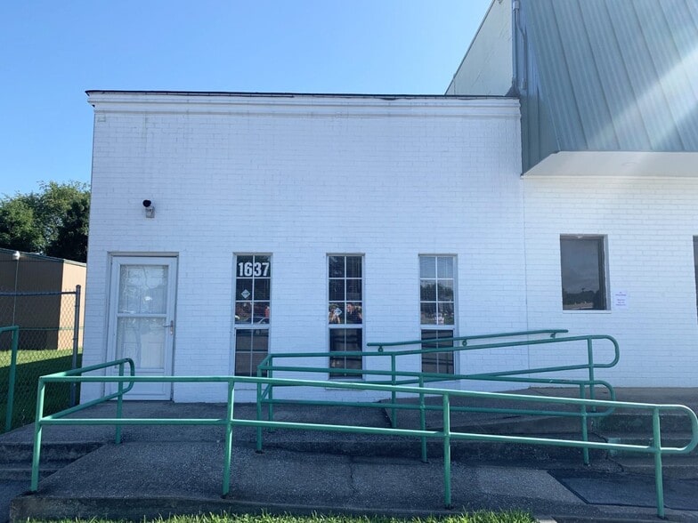 More Photos Of 1645-1647 Middle Tennessee Blvd, Murfreesboro Light Manufacturing For Lease