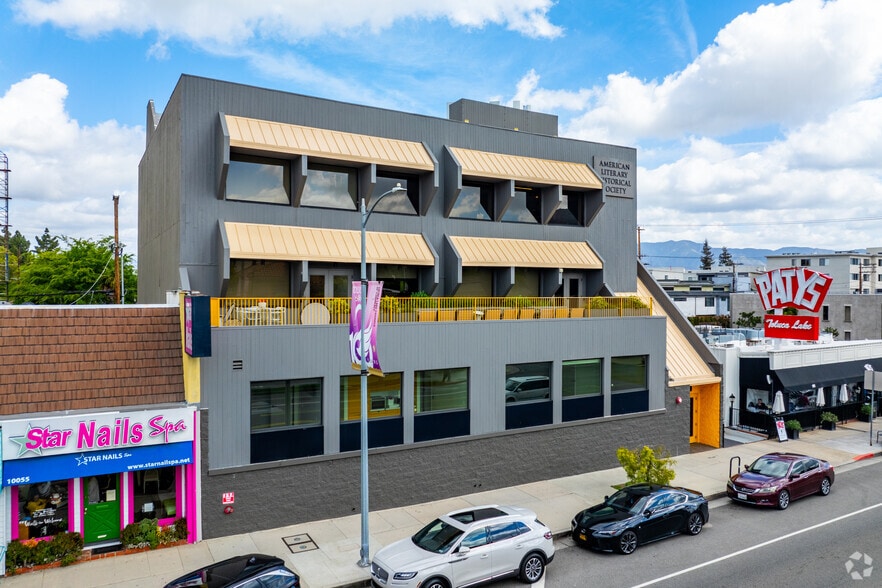 More Photos Of 10045 Riverside Dr, Toluca Lake Loft Creative Space For Sale