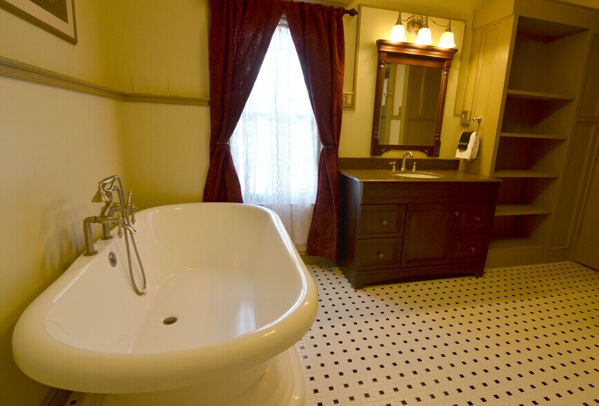 More Photos Of 72 Union Ave, Saratoga Springs Apartments For Sale