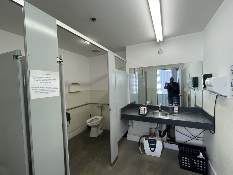 More Photos Of 101 S Coombs St, Napa Warehouse For Lease