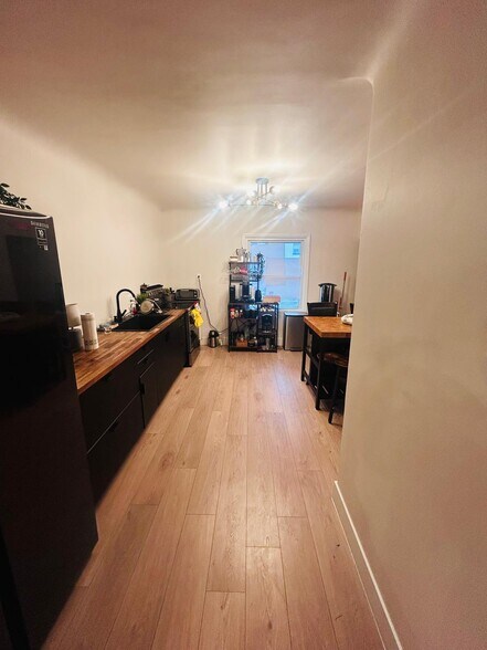 More Photos Of 26101 W Warren St, Dearborn Heights Flex For Lease