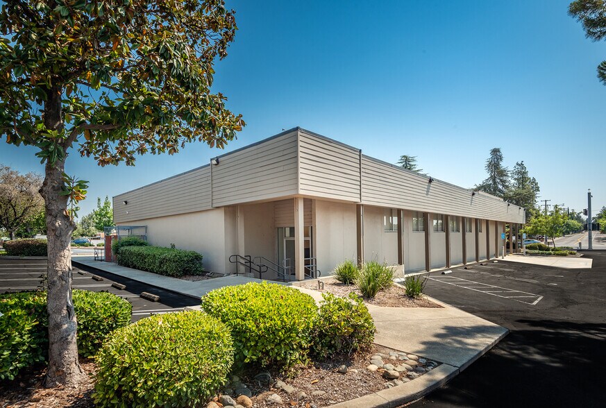 More Photos Of 6705 Fair Oaks Blvd, Carmichael Bank For Lease