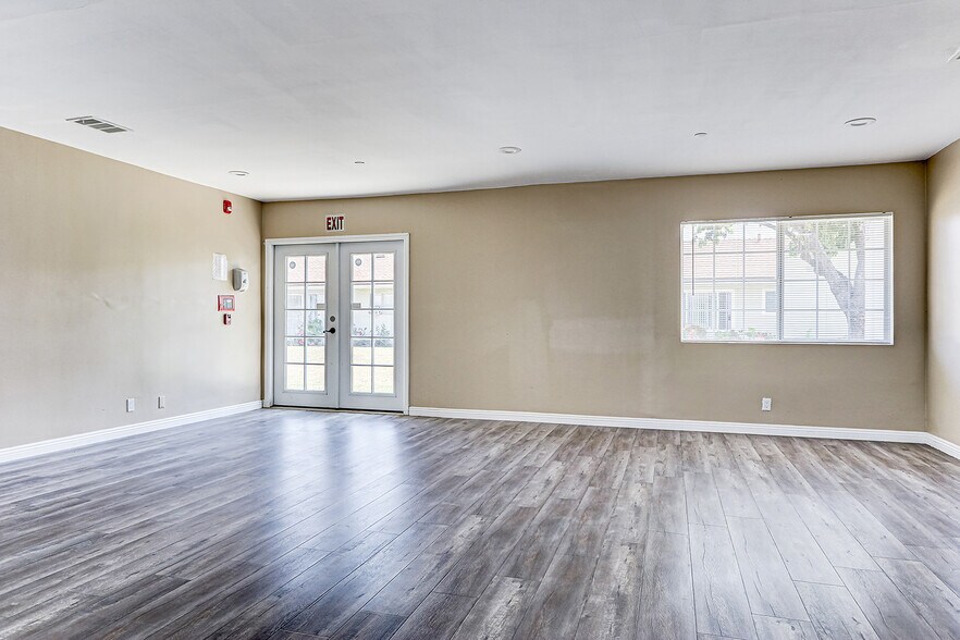 More Photos Of 2018 E La Palma Ave, Anaheim Apartments For Lease